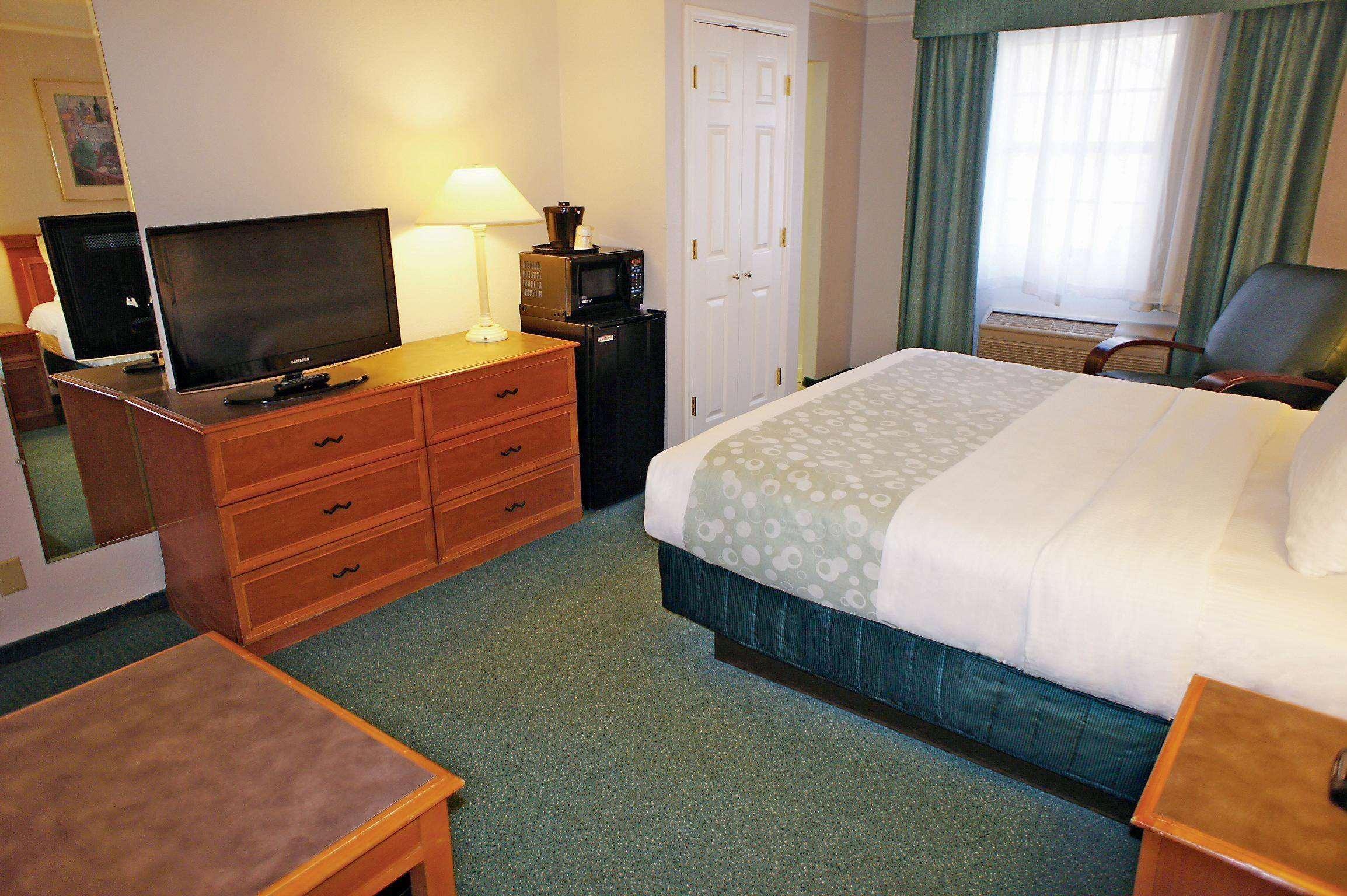 La Quinta Inn By Wyndham Norfolk Вирджиния-Бич Экстерьер фото