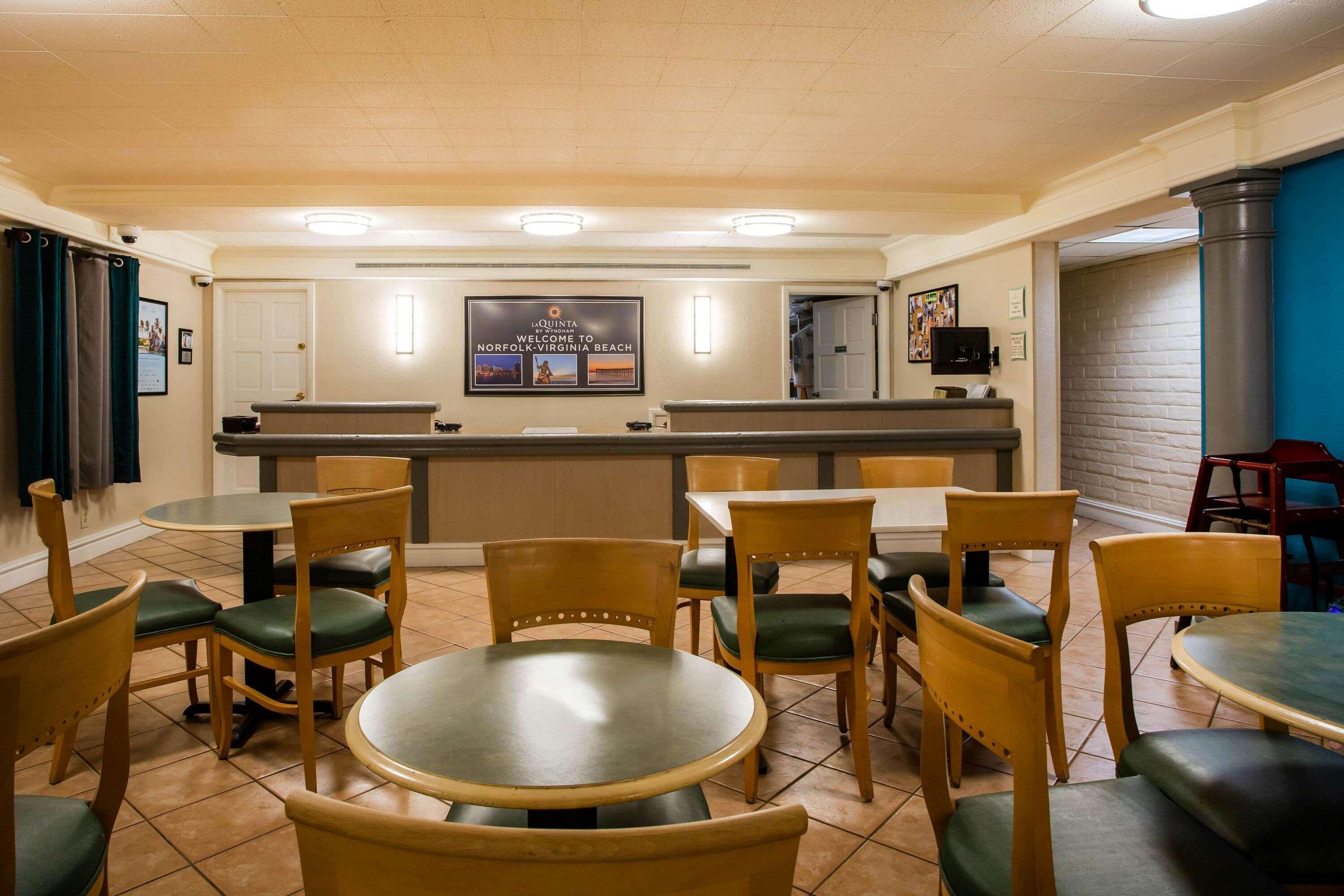 La Quinta Inn By Wyndham Norfolk Вирджиния-Бич Экстерьер фото