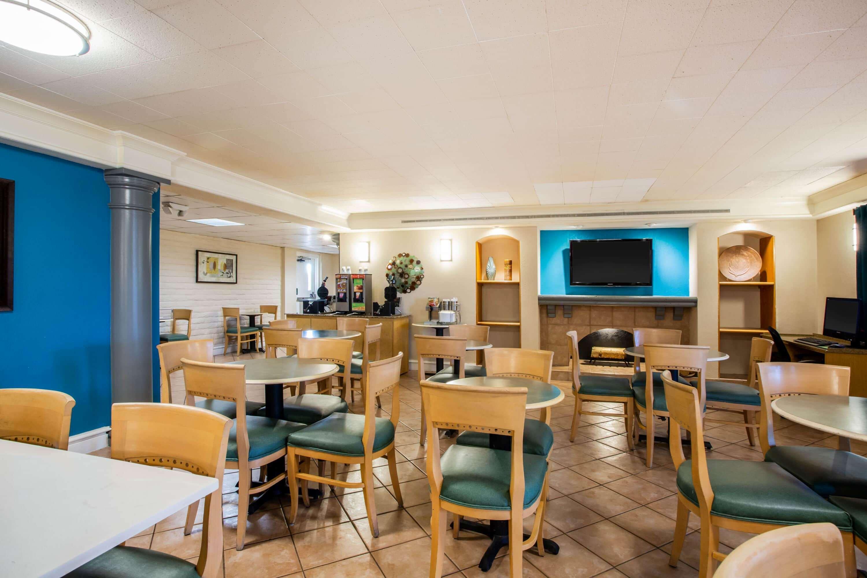 La Quinta Inn By Wyndham Norfolk Вирджиния-Бич Экстерьер фото